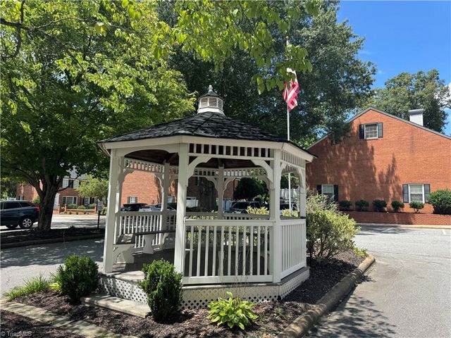 329 Hanover Arms Court, Winston-salem, NC 27104