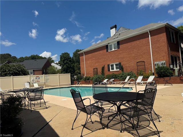329 Hanover Arms Court, Winston-salem, NC 27104