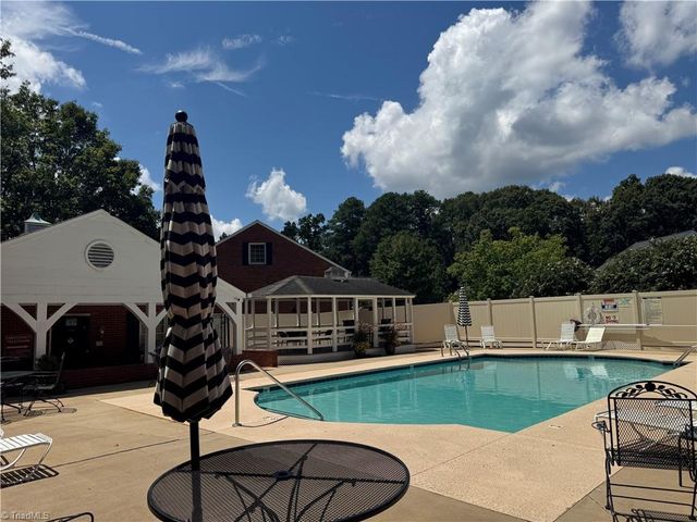 329 Hanover Arms Court, Winston-salem, NC 27104