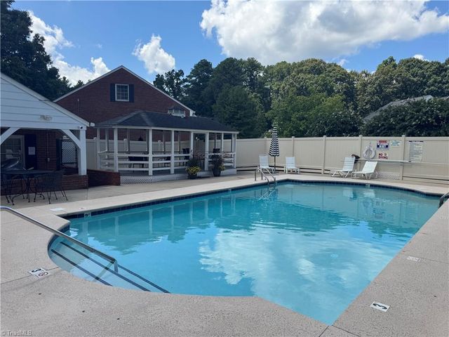 329 Hanover Arms Court, Winston-salem, NC 27104