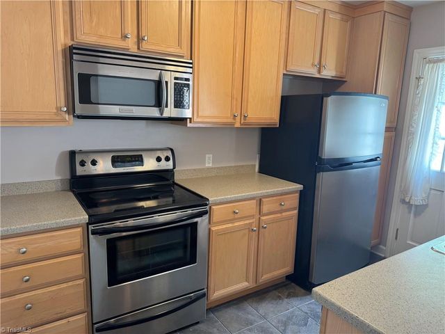 329 Hanover Arms Court, Winston-salem, NC 27104