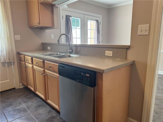 329 Hanover Arms Court, Winston-salem, NC 27104