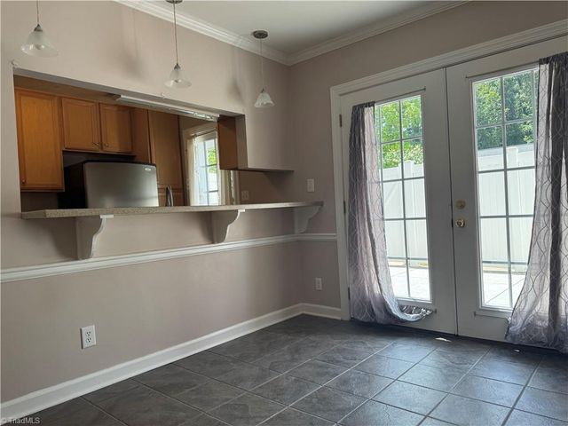 329 Hanover Arms Court, Winston-salem, NC 27104