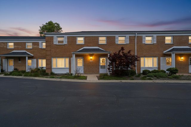 2138 Rugen Road A, Glenview, IL 60026