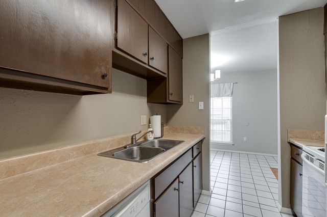 900 Mountain Creek Road Apt C43, Chattanooga, TN 37405