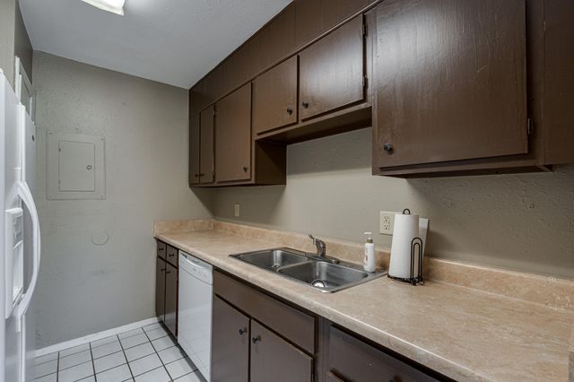 900 Mountain Creek Road Apt C43, Chattanooga, TN 37405