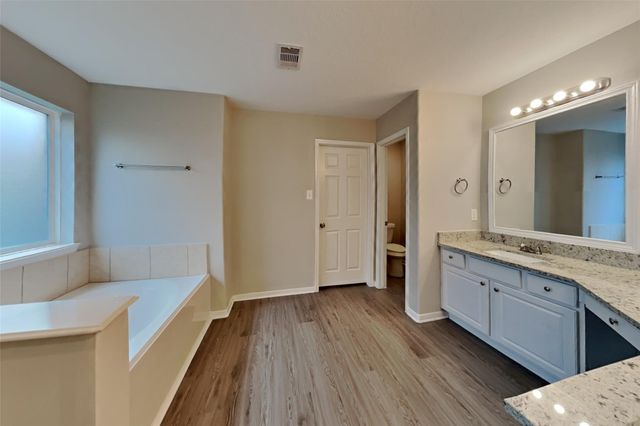 9909 Climbing Tree Street, Conroe, TX 77385