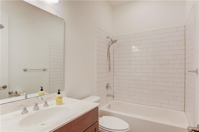 6917 River Rock Drive, Flowery Branch, GA 30542