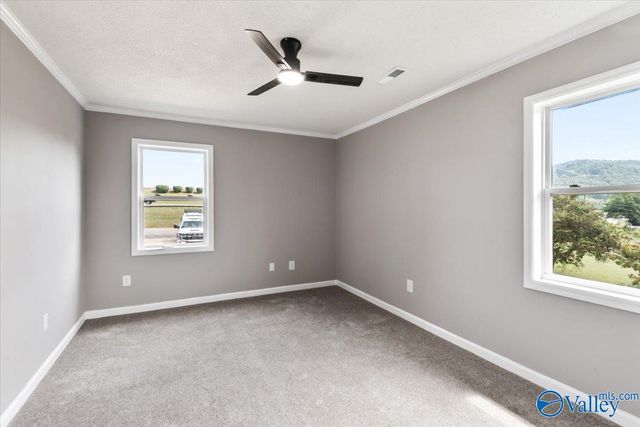 3104 Oakwood Drive, Guntersville, AL 35976