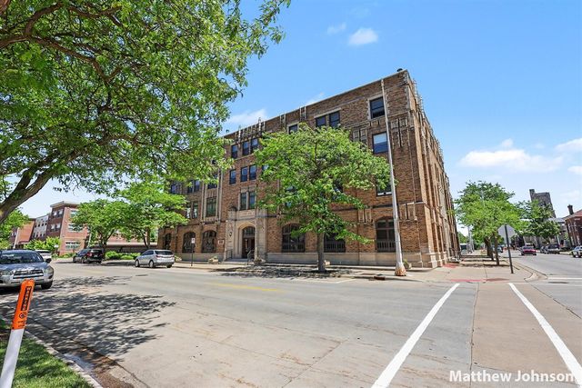 297 W Clay Avenue 202, Muskegon, MI 49440
