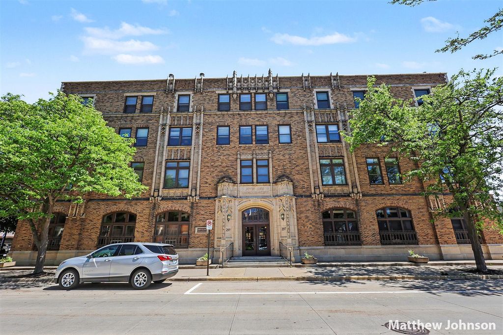 297 W Clay Avenue 202, Muskegon, MI 49440