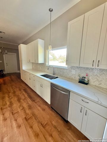 708 s 7th street, Kenedy, TX 78119