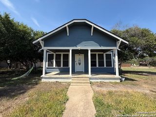 708 s 7th street, Kenedy, TX 78119