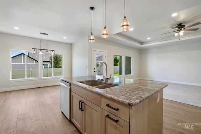 2194 Caribel St, Twin Falls, ID 83301