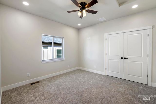 2194 Caribel St, Twin Falls, ID 83301