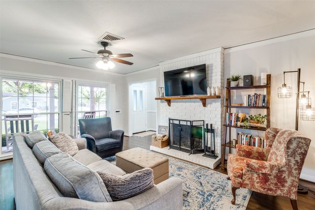 649 Northlake Drive, Dallas, TX 75218