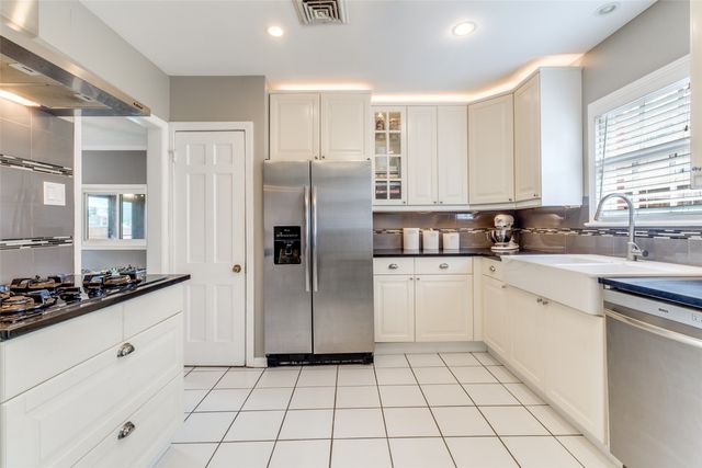 649 Northlake Drive, Dallas, TX 75218