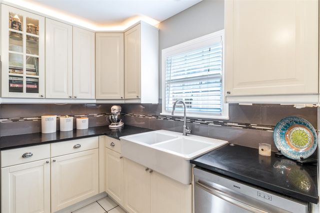 649 Northlake Drive, Dallas, TX 75218