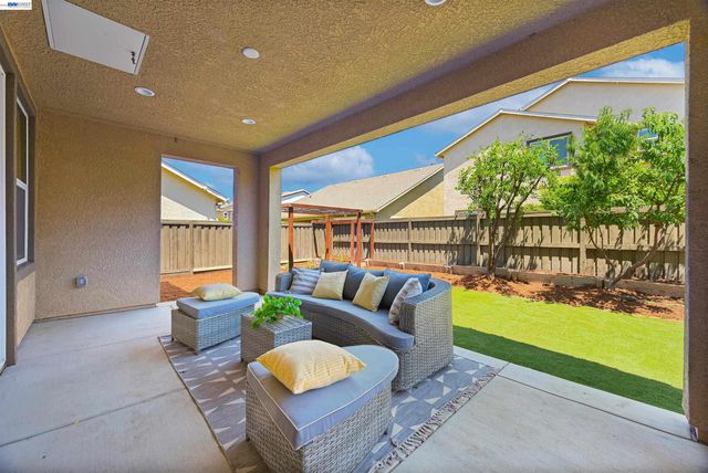 4634 Mckenzie Ave, Tracy, CA 95377