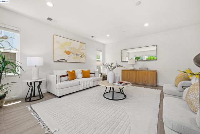 4634 Mckenzie Ave, Tracy, CA 95377