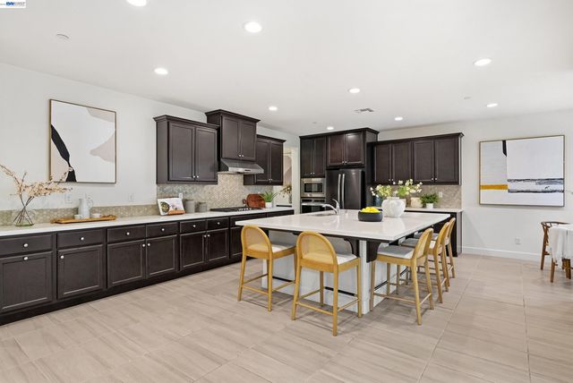 4634 Mckenzie Ave, Tracy, CA 95377