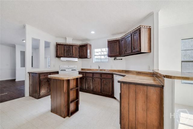 670 Pleasant Hill Church Road, Ellabell, GA 31308