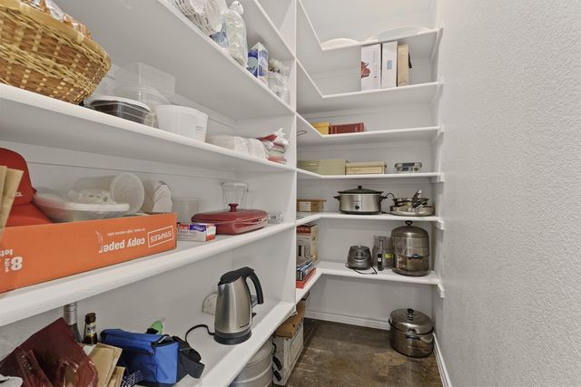 4001 Heritage Oaks, Midland, TX 79707