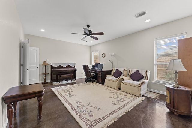 4001 Heritage Oaks, Midland, TX 79707