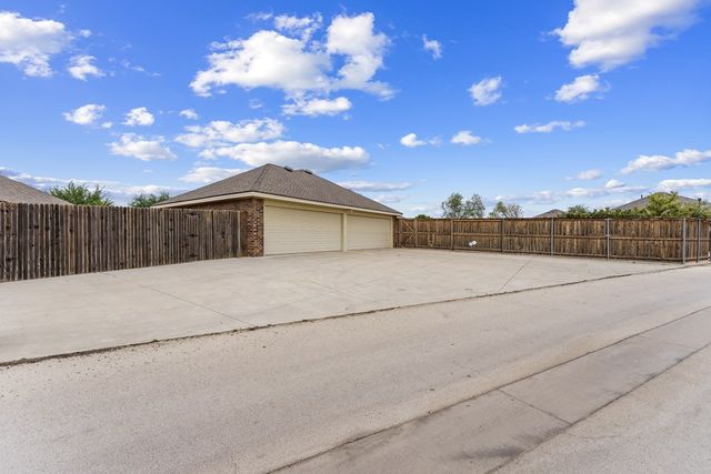 4001 Heritage Oaks, Midland, TX 79707