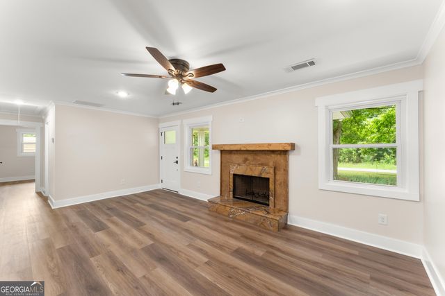 45 E Rocky Street NE, White, GA 30184