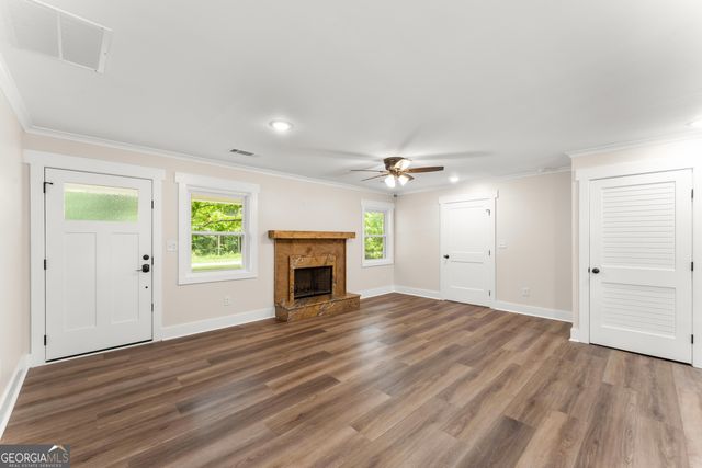 45 E Rocky Street NE, White, GA 30184