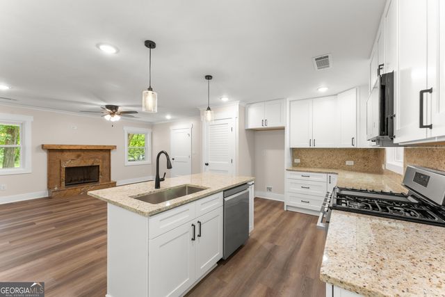 45 E Rocky Street NE, White, GA 30184
