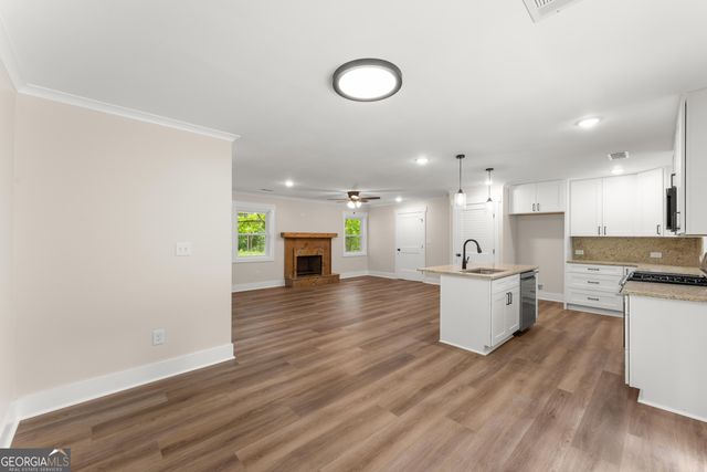 45 E Rocky Street NE, White, GA 30184