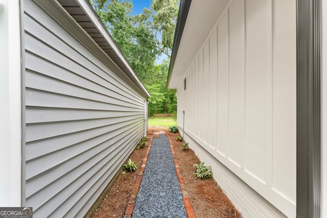 45 E Rocky Street NE, White, GA 30184