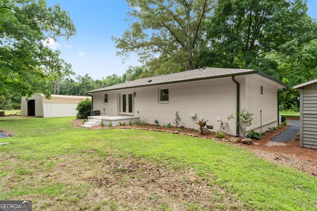 45 E Rocky Street NE, White, GA 30184