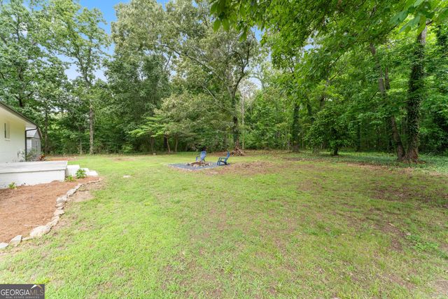 45 E Rocky Street NE, White, GA 30184