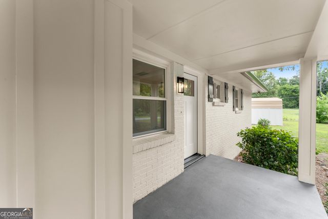 45 E Rocky Street NE, White, GA 30184