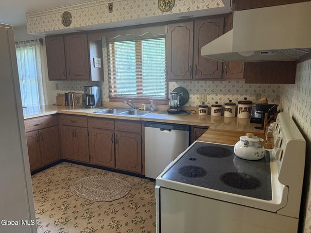 3 Berkowitz Drive, Granville, NY 12832