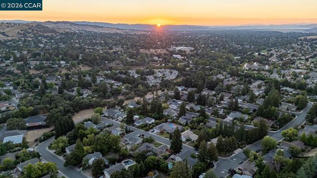 459 Grenache Circle, Clayton, CA 94517