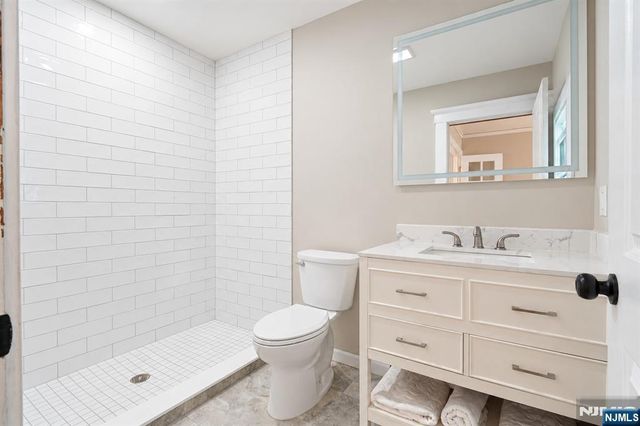 754 Wyckoff Avenue, Wyckoff, NJ 07481