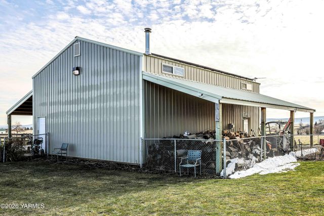 1799 N Cottonwood Rd, Yakima, WA 98908