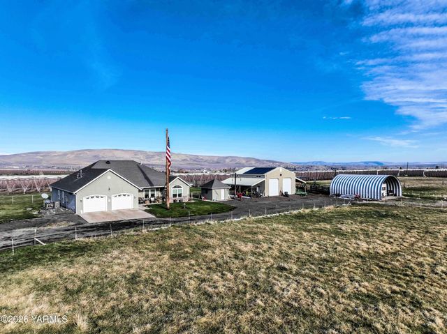 1799 N Cottonwood Rd, Yakima, WA 98908