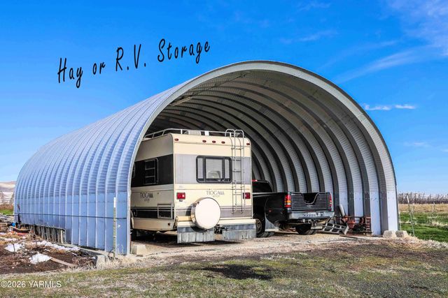 1799 N Cottonwood Rd, Yakima, WA 98908