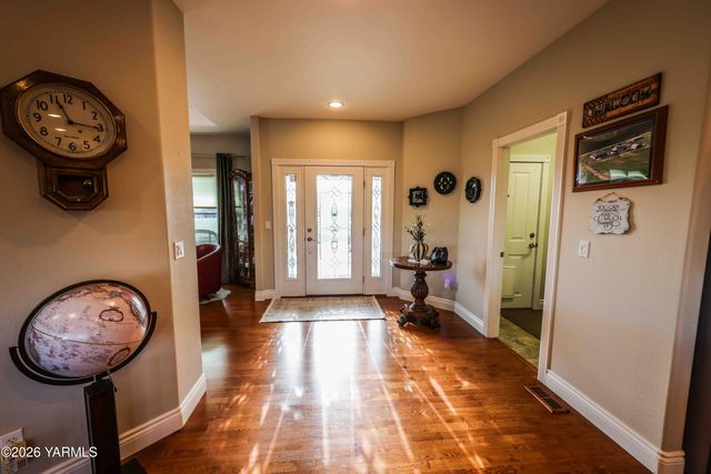 1799 N Cottonwood Rd, Yakima, WA 98908