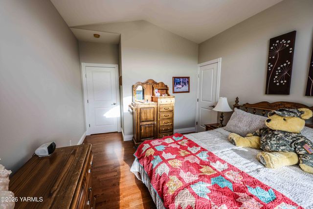 1799 N Cottonwood Rd, Yakima, WA 98908