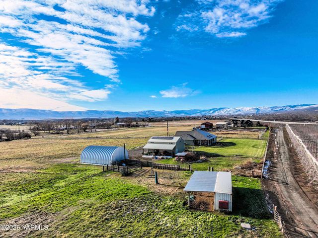 1799 N Cottonwood Rd, Yakima, WA 98908