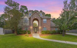1003 Commons Waterway Drive, Huffman, TX 77336