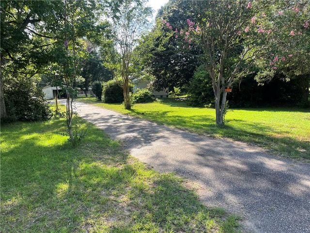 6777 Sullivan Road, Semmes, AL 36575