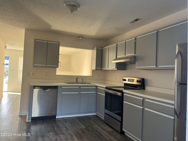 200 Pinegrove Court, Jacksonville, NC 28546