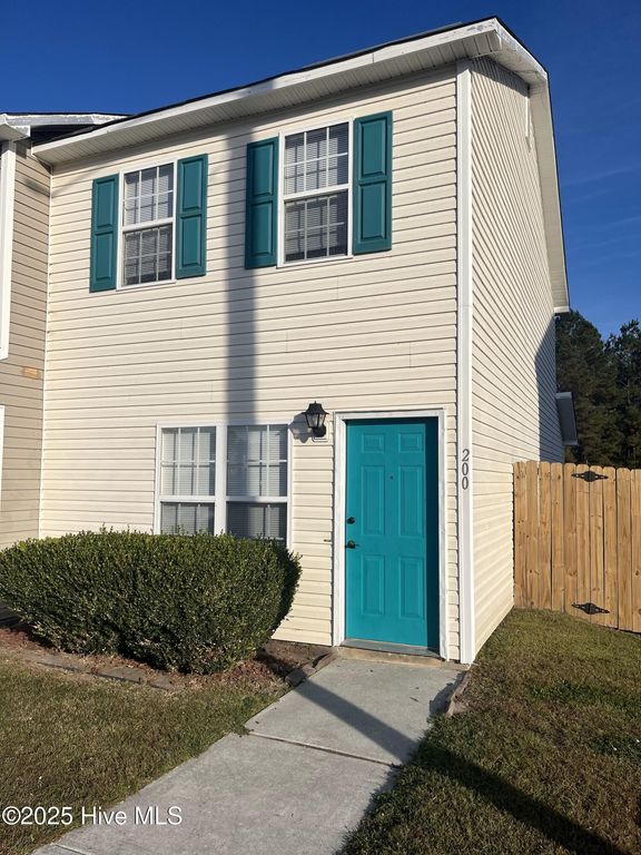 200 Pinegrove Court, Jacksonville, NC 28546